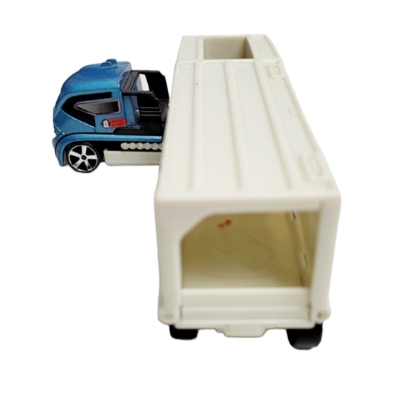 Vintage 2004 Mattel Hot Wheels Surveillance Trailer Truck - Picture 3 of 8